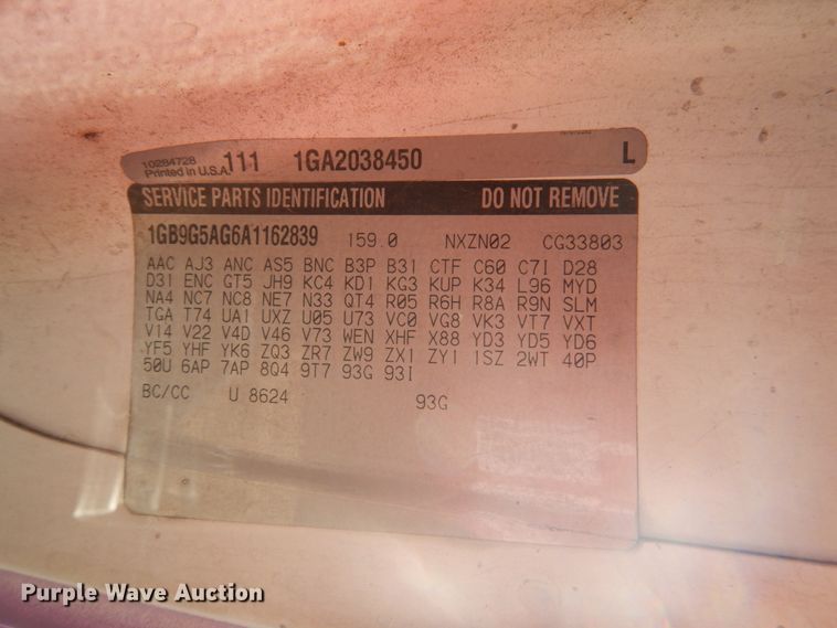 image for item HW9858 2010 Chevrolet Express  shuttle bus