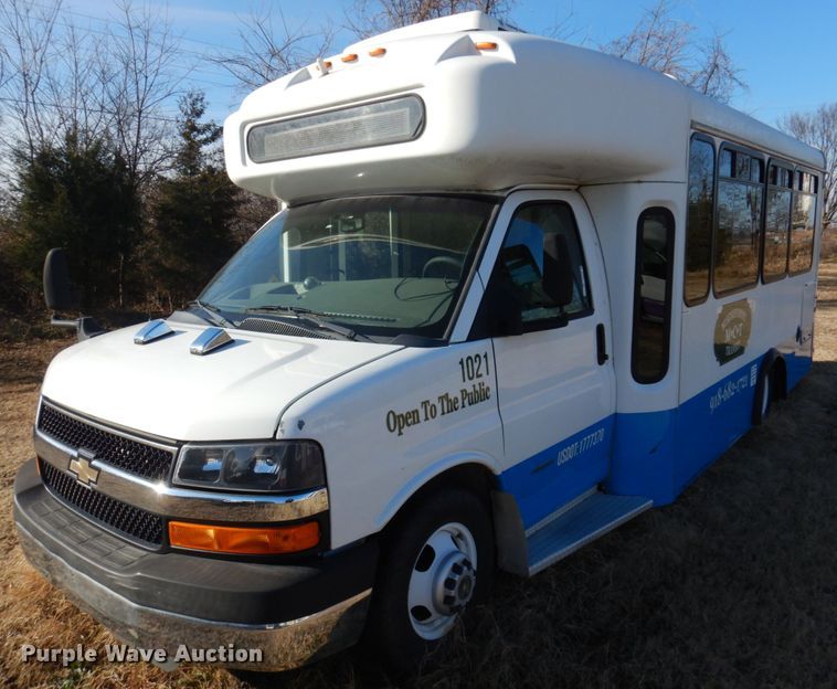 image for item HW9859 2010 Chevrolet Express  shuttle bus