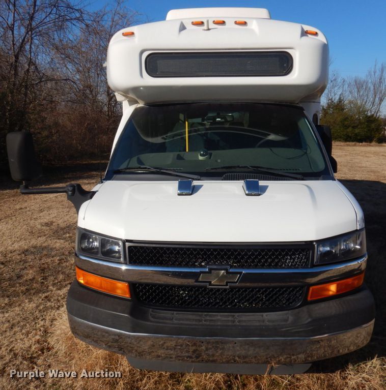 image for item HW9859 2010 Chevrolet Express  shuttle bus