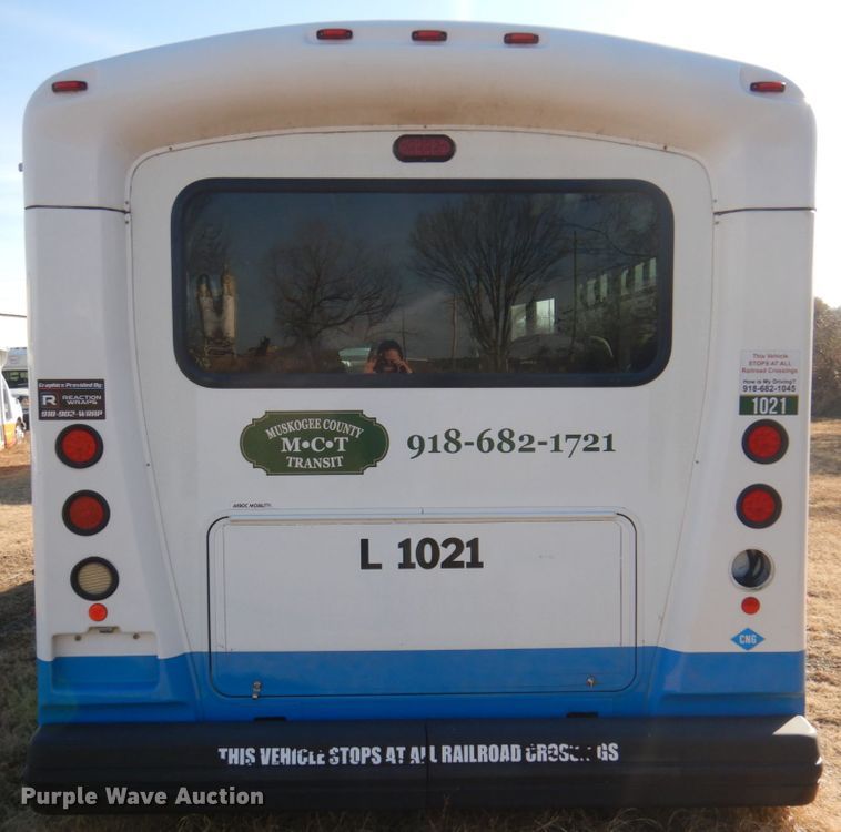 image for item HW9859 2010 Chevrolet Express  shuttle bus