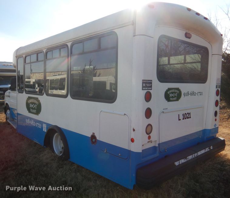 image for item HW9859 2010 Chevrolet Express  shuttle bus