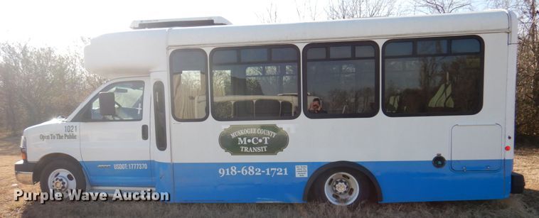 image for item HW9859 2010 Chevrolet Express  shuttle bus