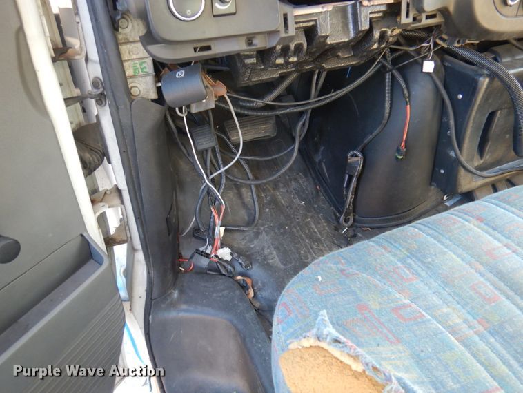 image for item HW9859 2010 Chevrolet Express  shuttle bus