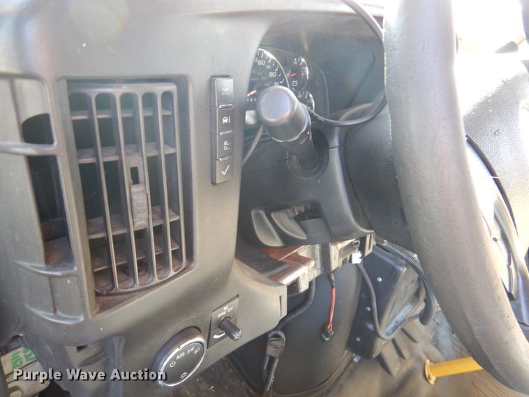 image for item HW9859 2010 Chevrolet Express  shuttle bus