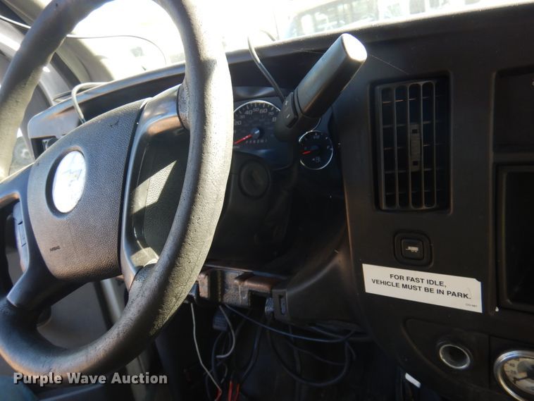 image for item HW9859 2010 Chevrolet Express  shuttle bus