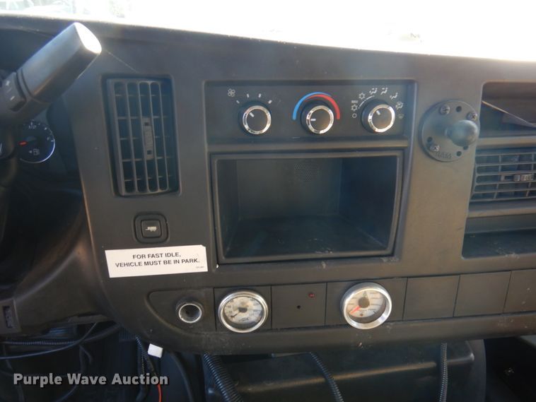 image for item HW9859 2010 Chevrolet Express  shuttle bus