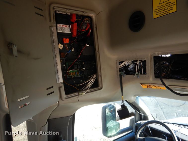 image for item HW9859 2010 Chevrolet Express  shuttle bus