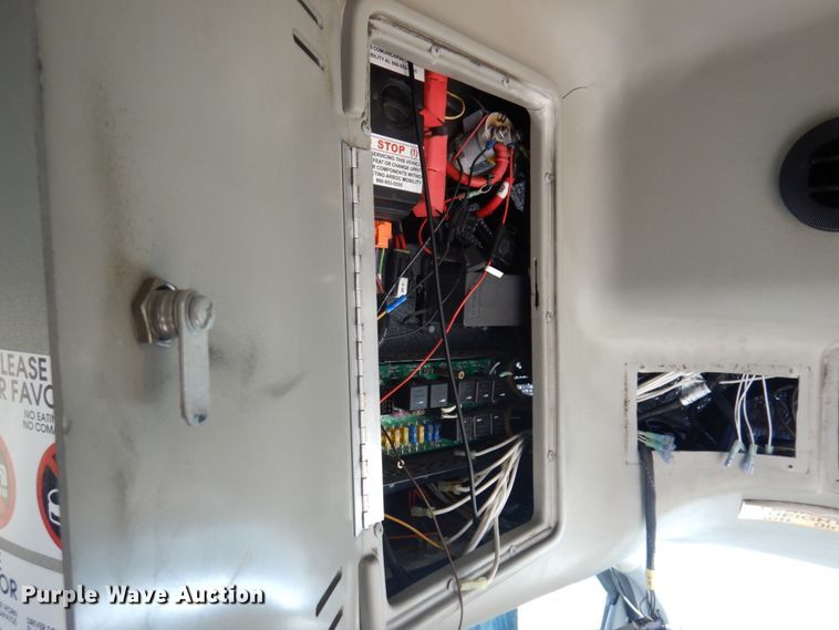 image for item HW9859 2010 Chevrolet Express  shuttle bus