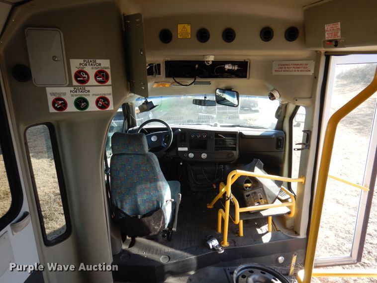 image for item HW9859 2010 Chevrolet Express  shuttle bus