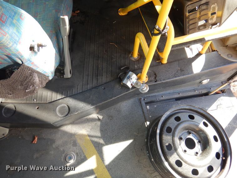 image for item HW9859 2010 Chevrolet Express  shuttle bus