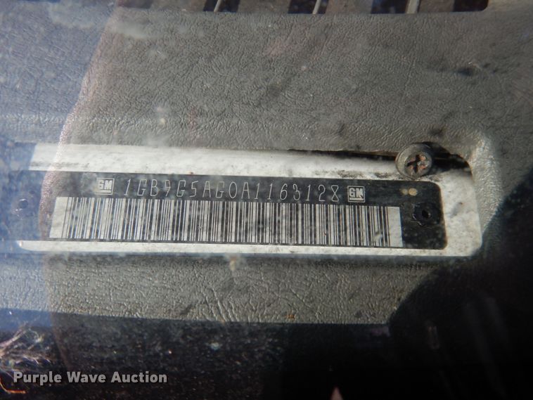 image for item HW9859 2010 Chevrolet Express  shuttle bus