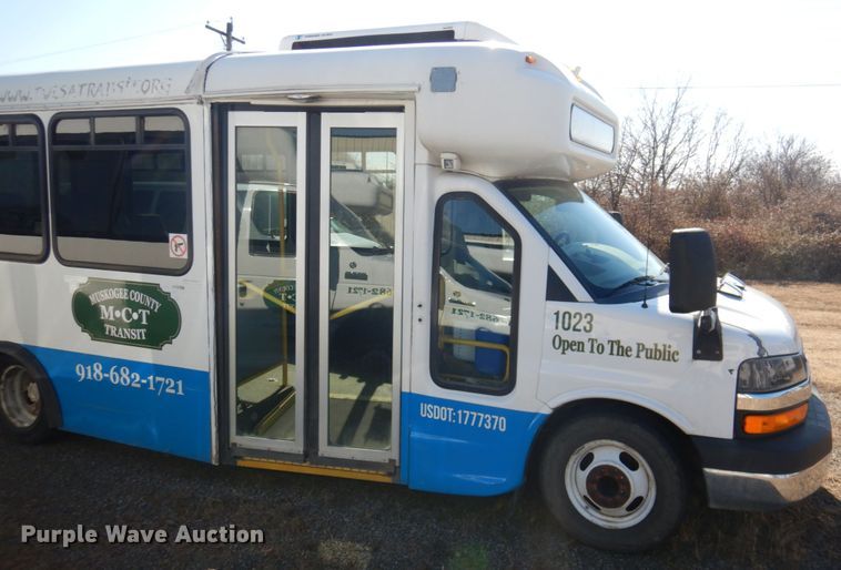 image for item HW9860 2010 Chevrolet Express  shuttle bus