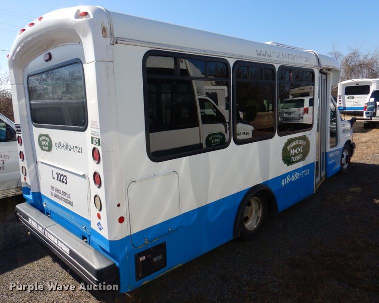 image for item HW9860 2010 Chevrolet Express  shuttle bus