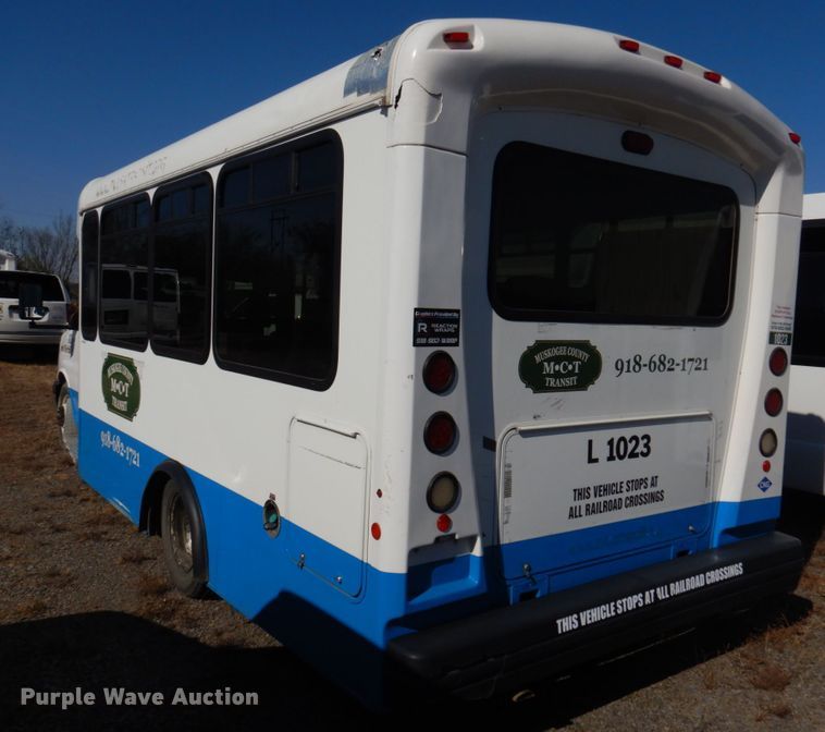 image for item HW9860 2010 Chevrolet Express  shuttle bus