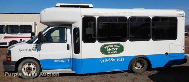 image for item HW9860 2010 Chevrolet Express  shuttle bus