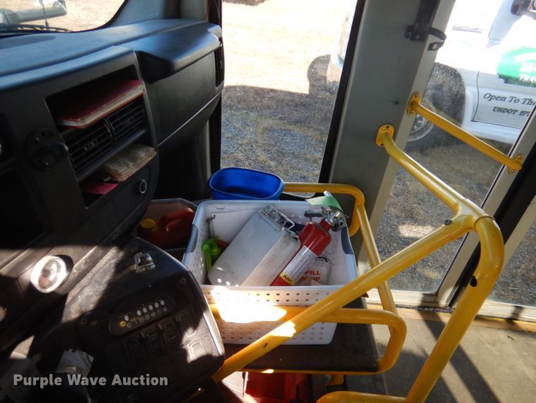 image for item HW9860 2010 Chevrolet Express  shuttle bus