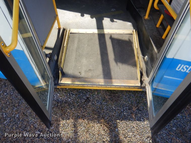 image for item HW9860 2010 Chevrolet Express  shuttle bus