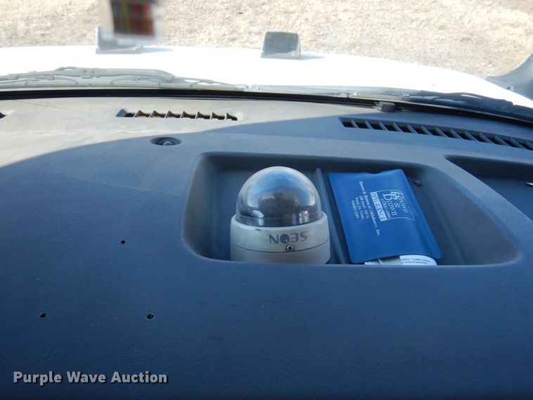 image for item HW9860 2010 Chevrolet Express  shuttle bus