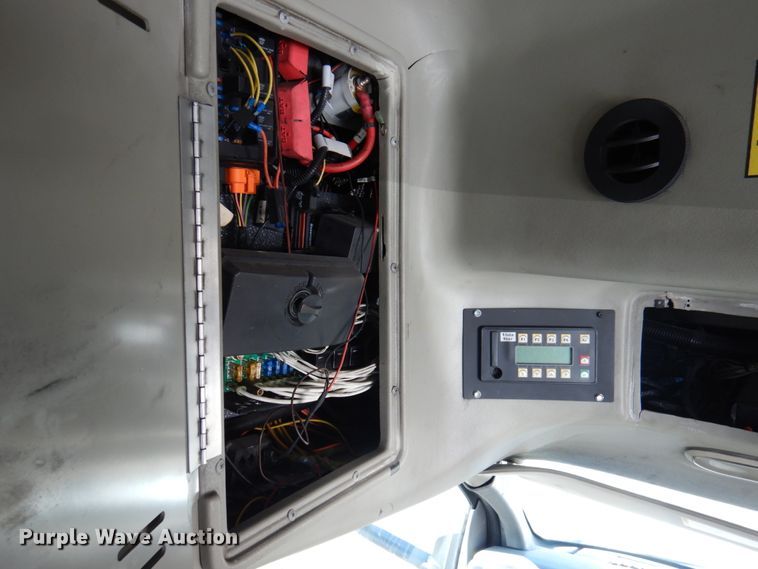 image for item HW9860 2010 Chevrolet Express  shuttle bus