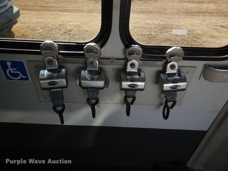 image for item HW9860 2010 Chevrolet Express  shuttle bus