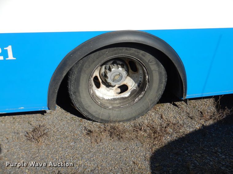 image for item HW9860 2010 Chevrolet Express  shuttle bus