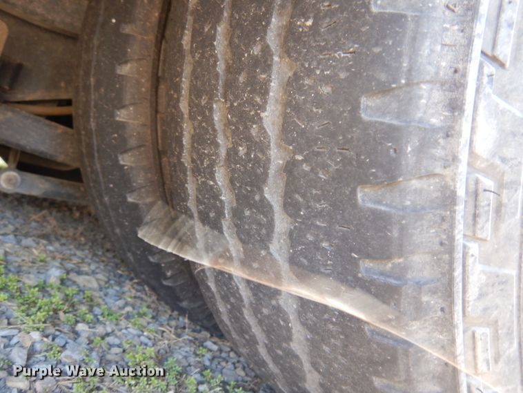 image for item HW9860 2010 Chevrolet Express  shuttle bus