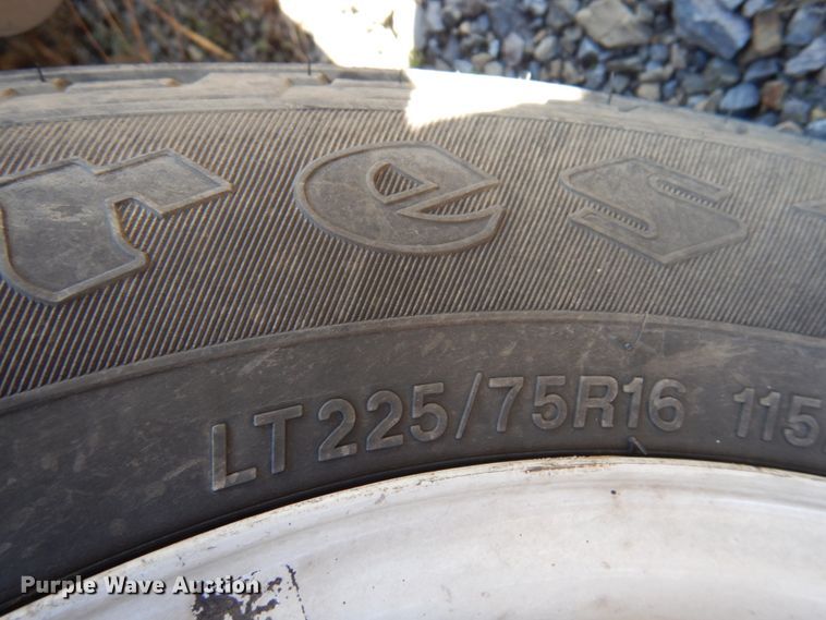 image for item HW9860 2010 Chevrolet Express  shuttle bus