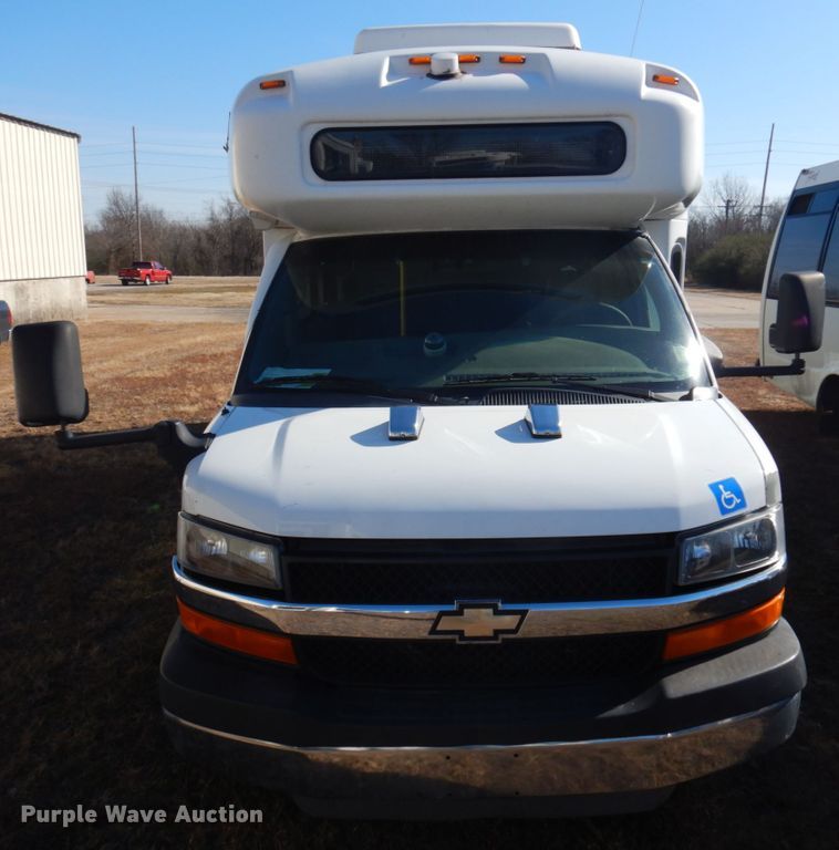 image for item HW9862 2010 Chevrolet Express  shuttle bus