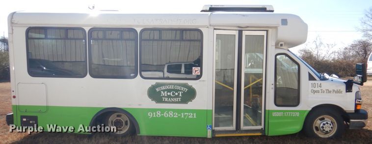 image for item HW9862 2010 Chevrolet Express  shuttle bus