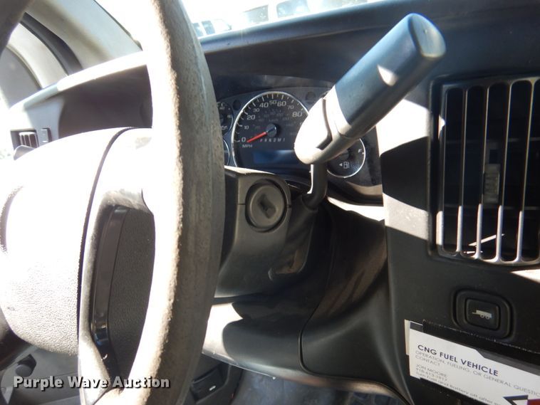 image for item HW9862 2010 Chevrolet Express  shuttle bus