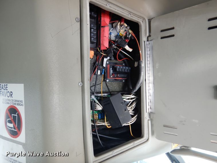 image for item HW9862 2010 Chevrolet Express  shuttle bus