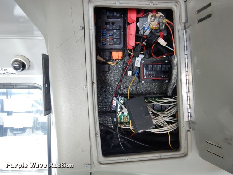 image for item HW9862 2010 Chevrolet Express  shuttle bus