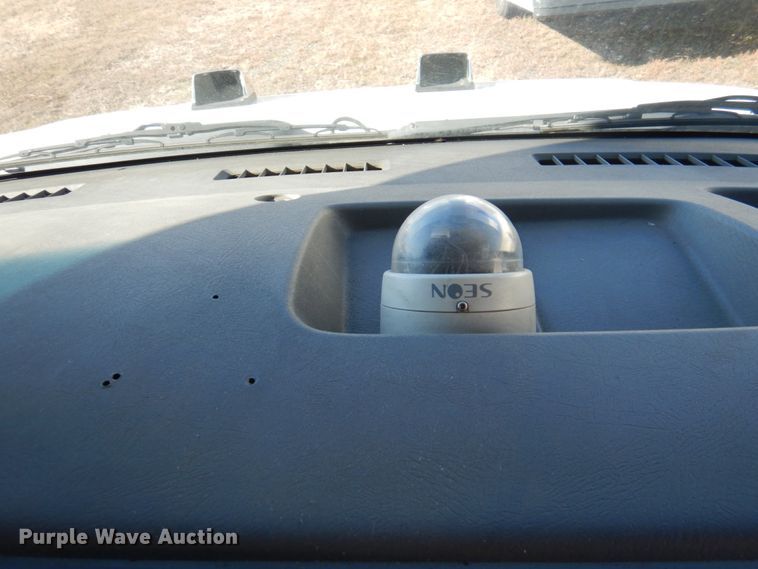 image for item HW9862 2010 Chevrolet Express  shuttle bus