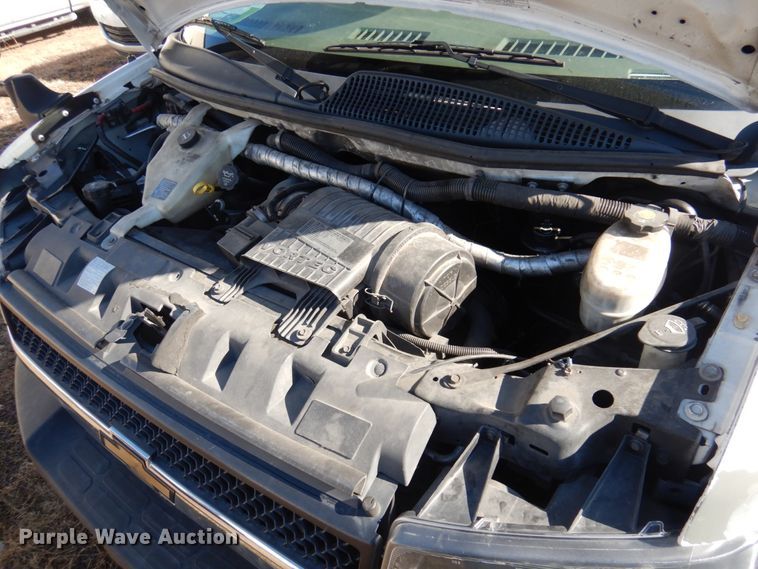 image for item HW9862 2010 Chevrolet Express  shuttle bus