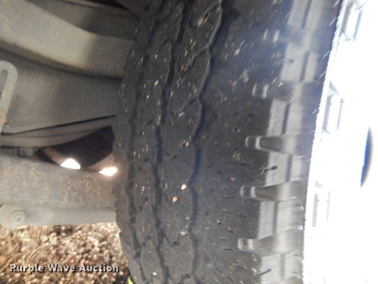 image for item HW9862 2010 Chevrolet Express  shuttle bus