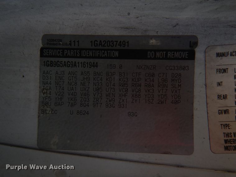 image for item HW9862 2010 Chevrolet Express  shuttle bus