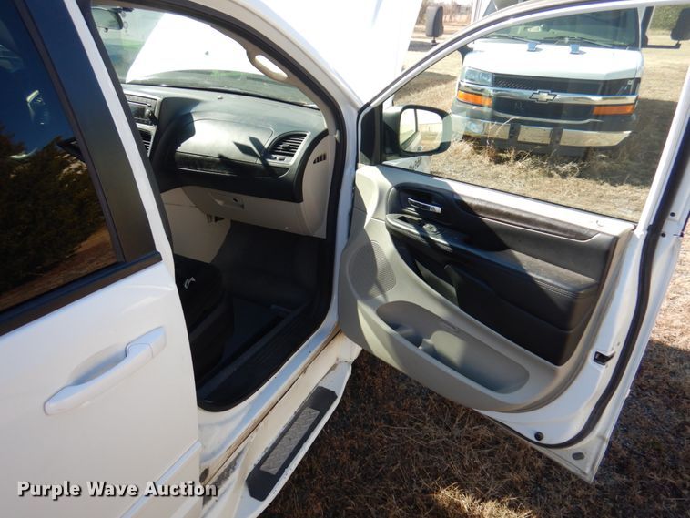 image for item HW9864 2015 Dodge Grand Caravan  handicap accessible van