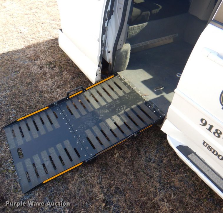 image for item HW9864 2015 Dodge Grand Caravan  handicap accessible van