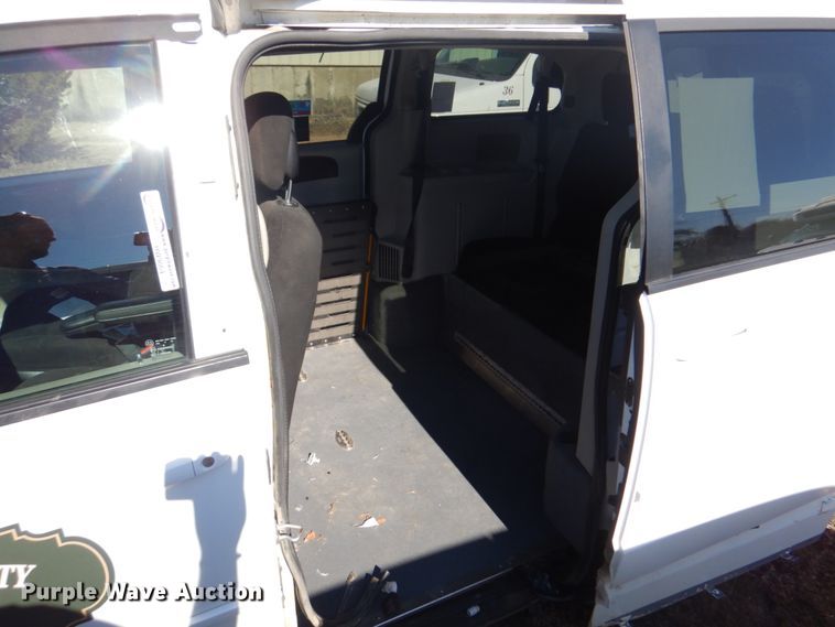 image for item HW9864 2015 Dodge Grand Caravan  handicap accessible van