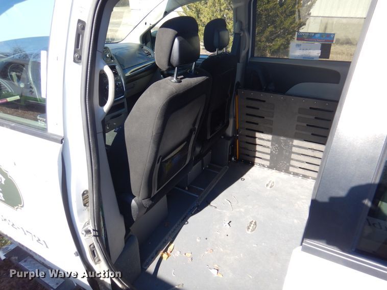image for item HW9864 2015 Dodge Grand Caravan  handicap accessible van