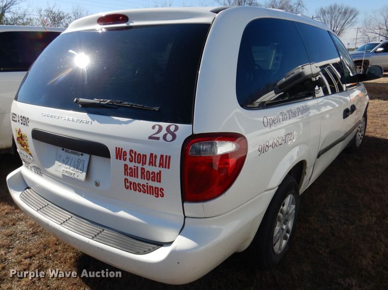 image for item HW9865 2005 Dodge Grand Caravan  van