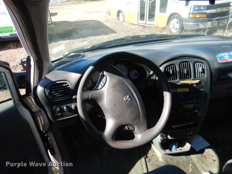 image for item HW9865 2005 Dodge Grand Caravan  van