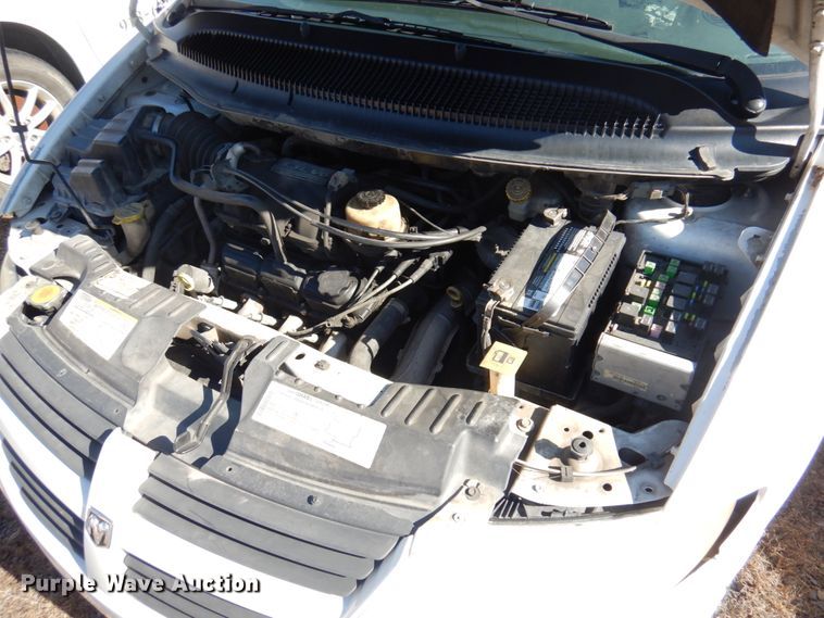 image for item HW9865 2005 Dodge Grand Caravan  van