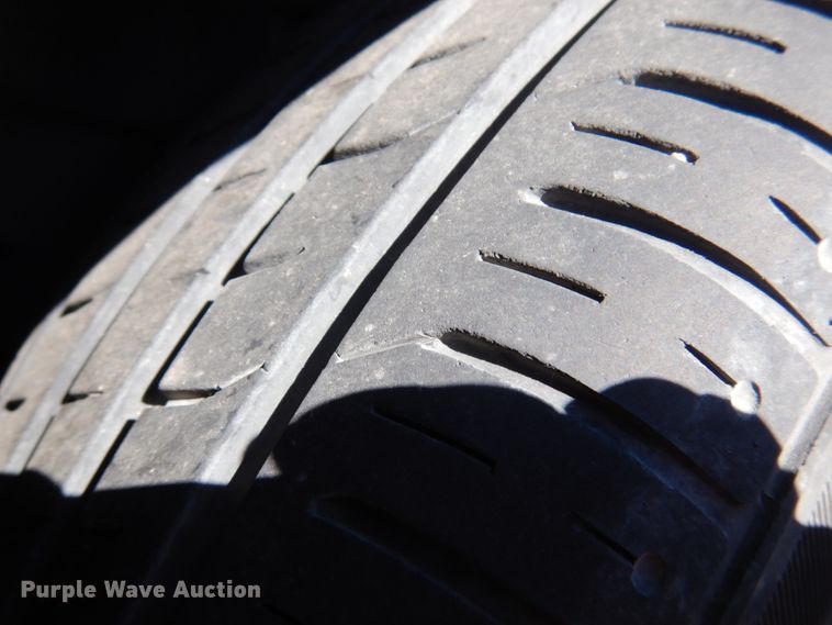 image for item HW9865 2005 Dodge Grand Caravan  van