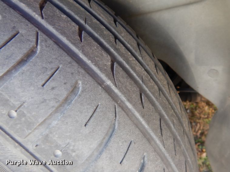 image for item HW9865 2005 Dodge Grand Caravan  van