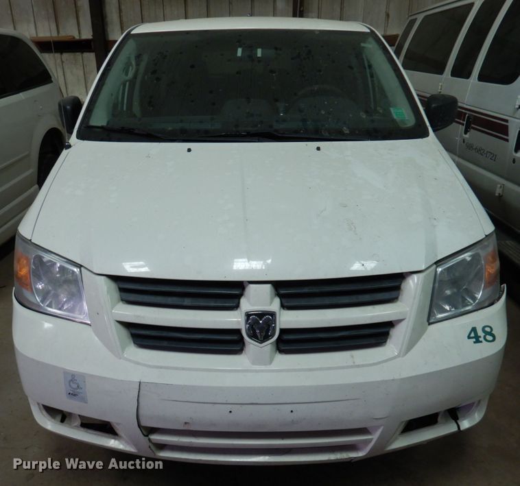 image for item HW9867 2010 Dodge Grand Caravan  van