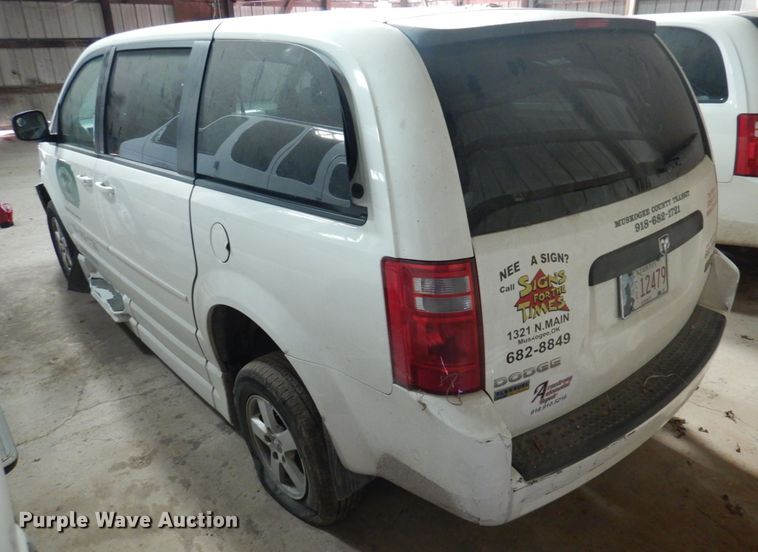 image for item HW9867 2010 Dodge Grand Caravan  van