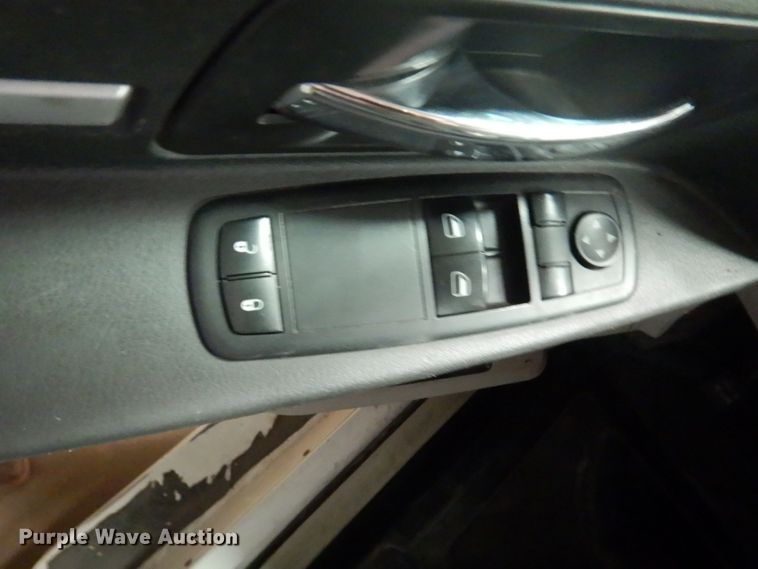 image for item HW9867 2010 Dodge Grand Caravan  van