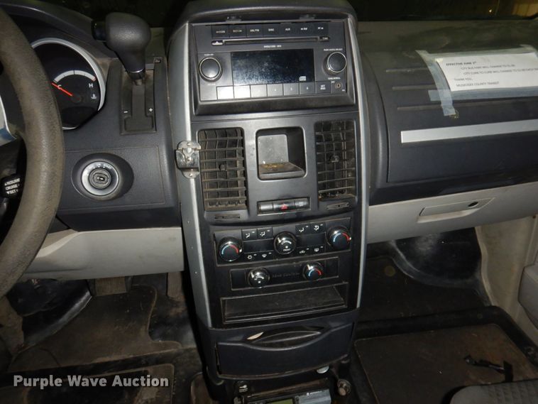 image for item HW9867 2010 Dodge Grand Caravan  van