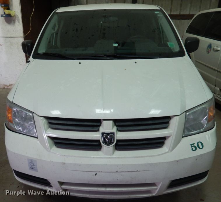 image for item HW9868 2010 Dodge Grand Caravan  van